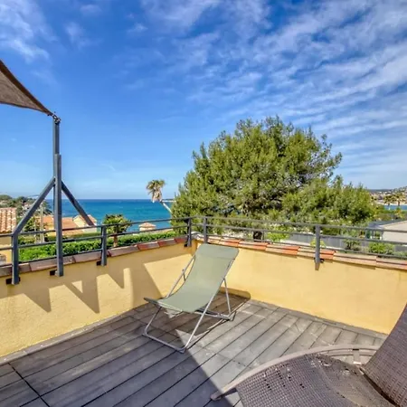 Holiday home Cosy Apt With Sea View Terrace
